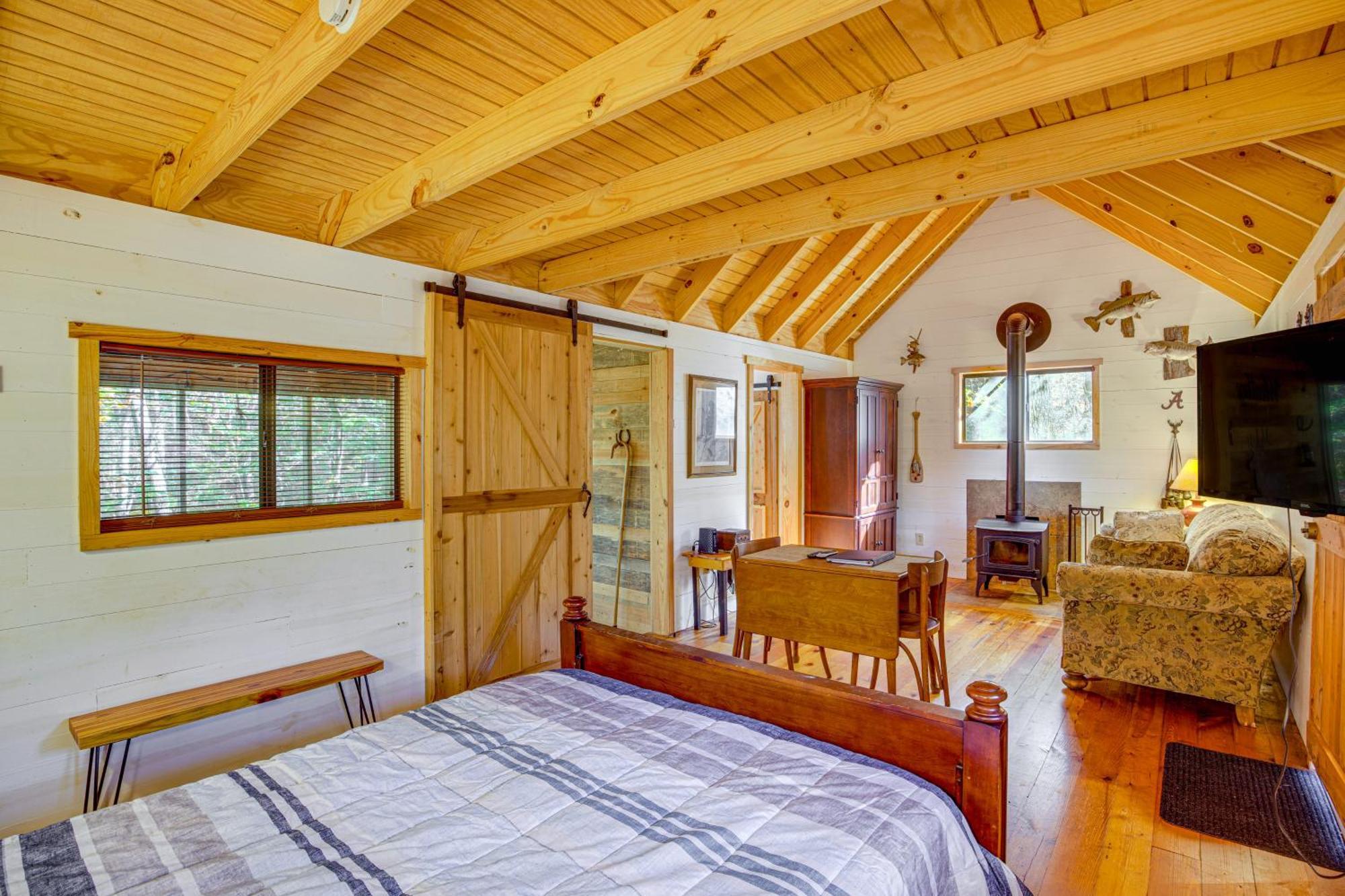 Secluded Tallassee Cabin With Fire Pit And Porch! Dış mekan fotoğraf